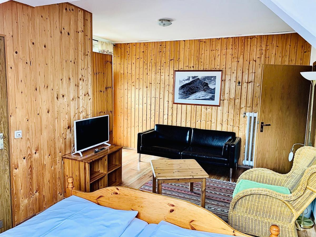Gaestehaus Hohe Tannen 3*